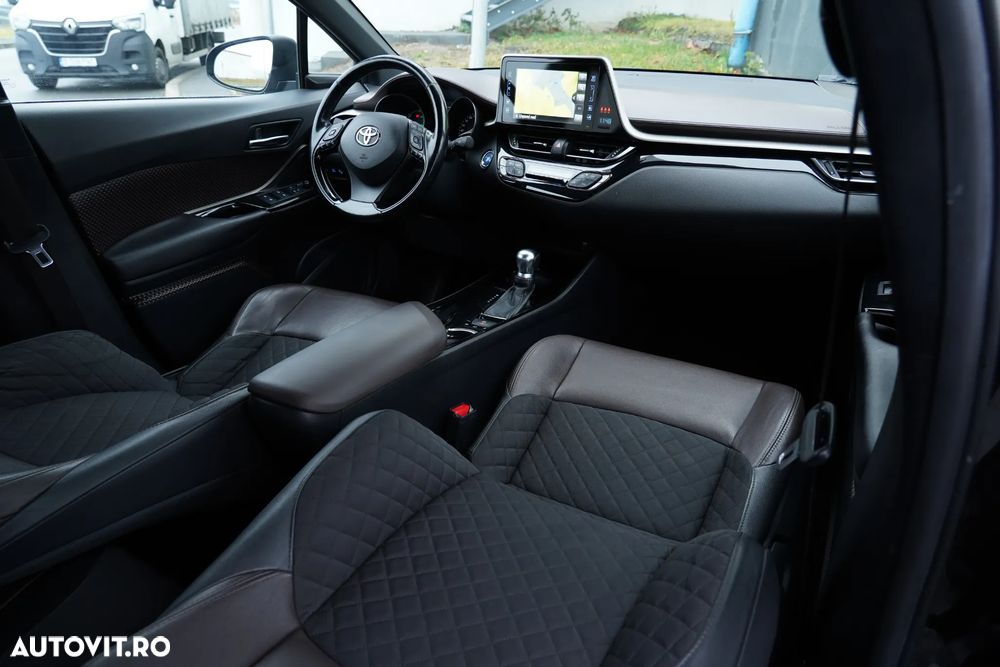 Toyota C-HR Lounge - 12