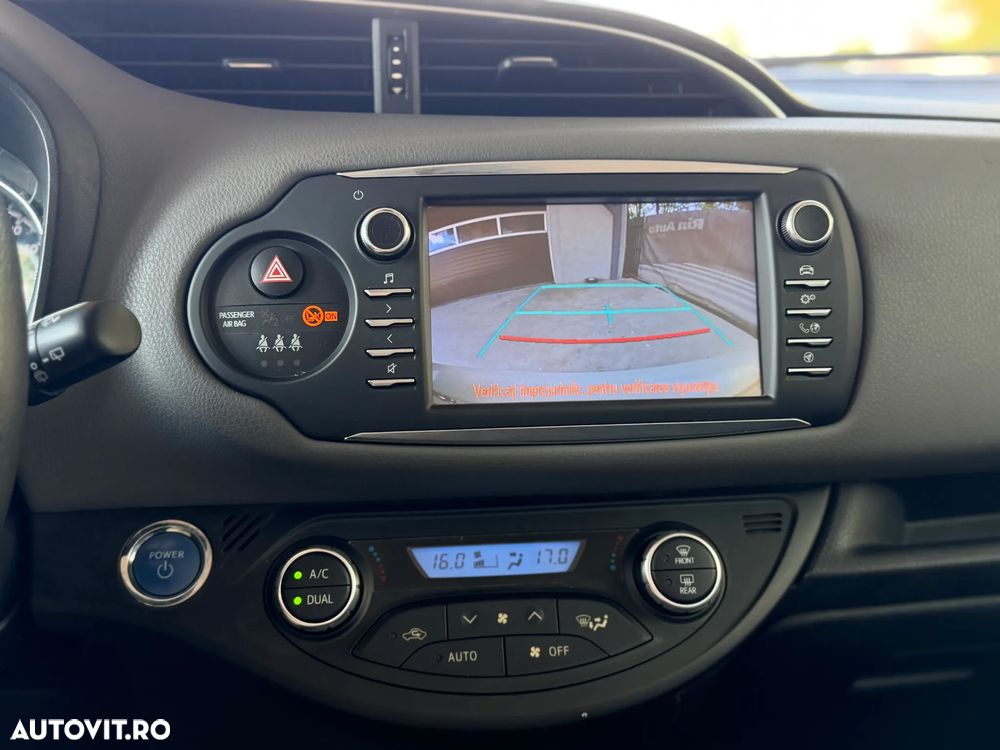 Toyota Yaris - 32