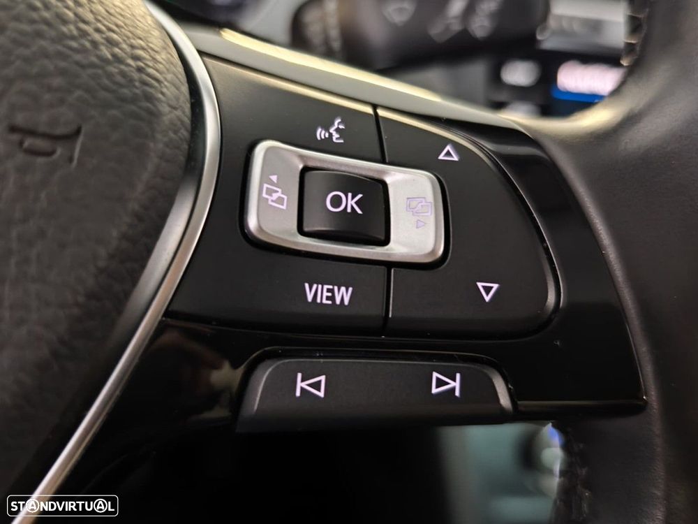 VW Golf 1.0 TSI Confortline DSG - 22