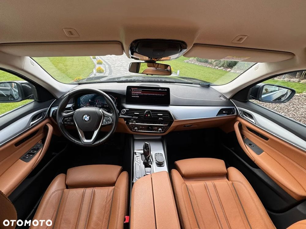 BMW Seria 5 520d xDrive - 16