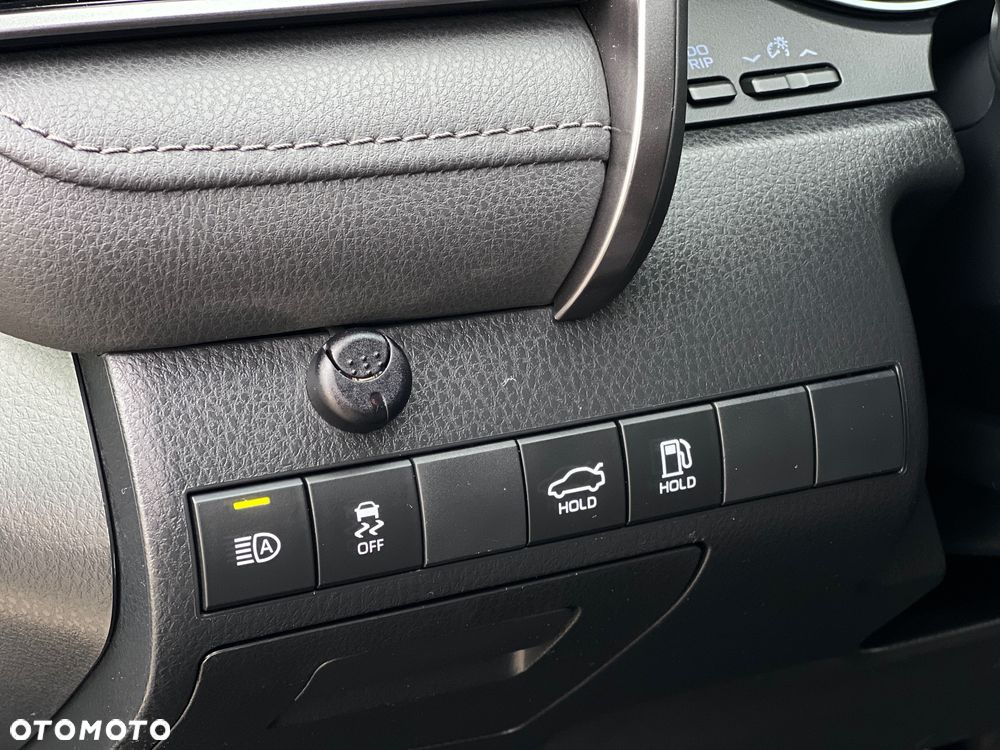 Toyota Camry 2.5 Hybrid Comfort CVT - 32