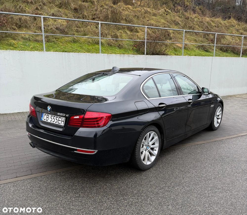 BMW Seria 5 520d xDrive Luxury Line - 7