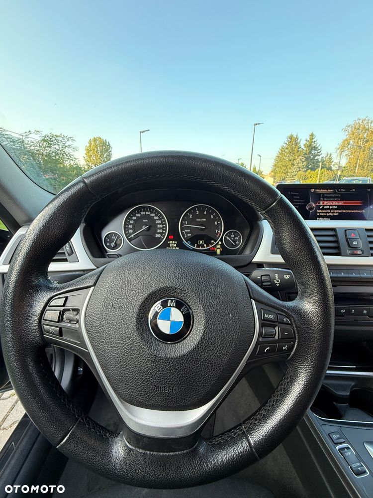 BMW Seria 3 320i xDrive - 16