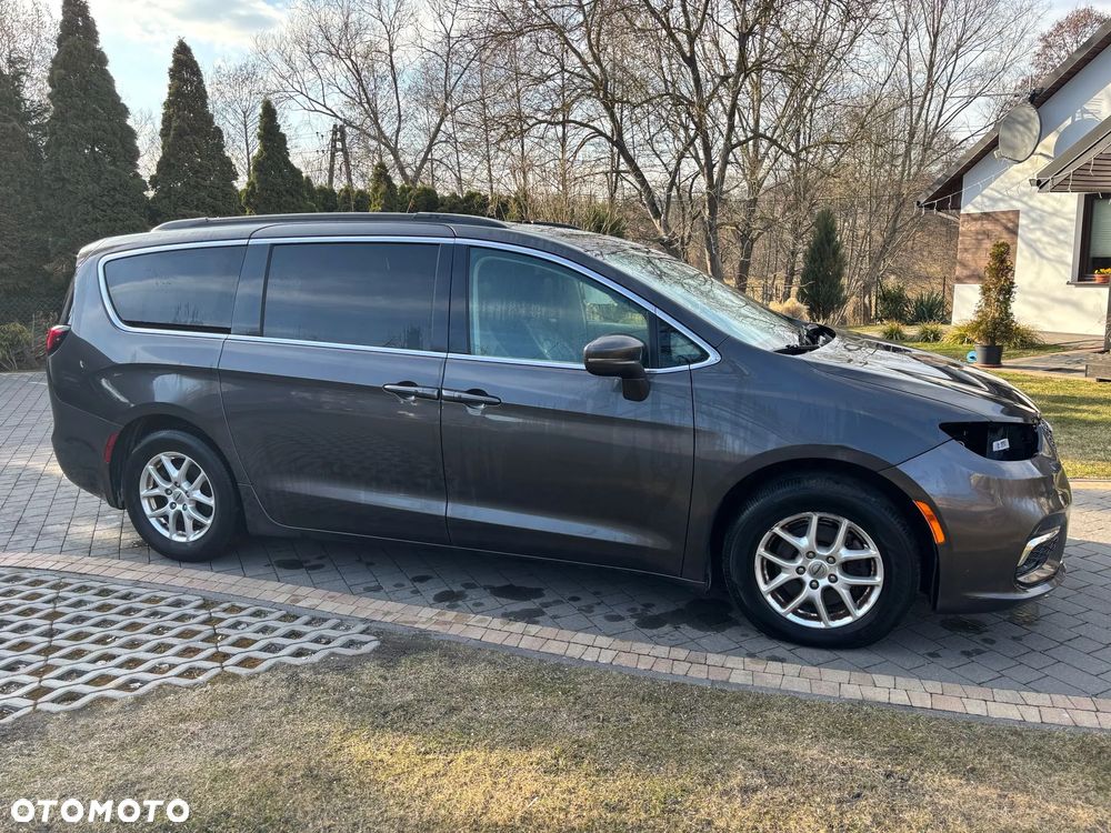 Chrysler Pacifica - 3