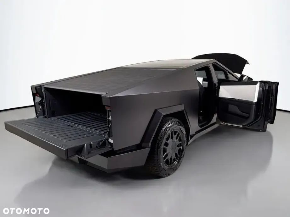 Tesla Cybertruck - 5