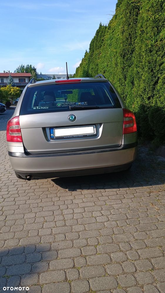 Skoda Octavia 1.6 Tour - 4