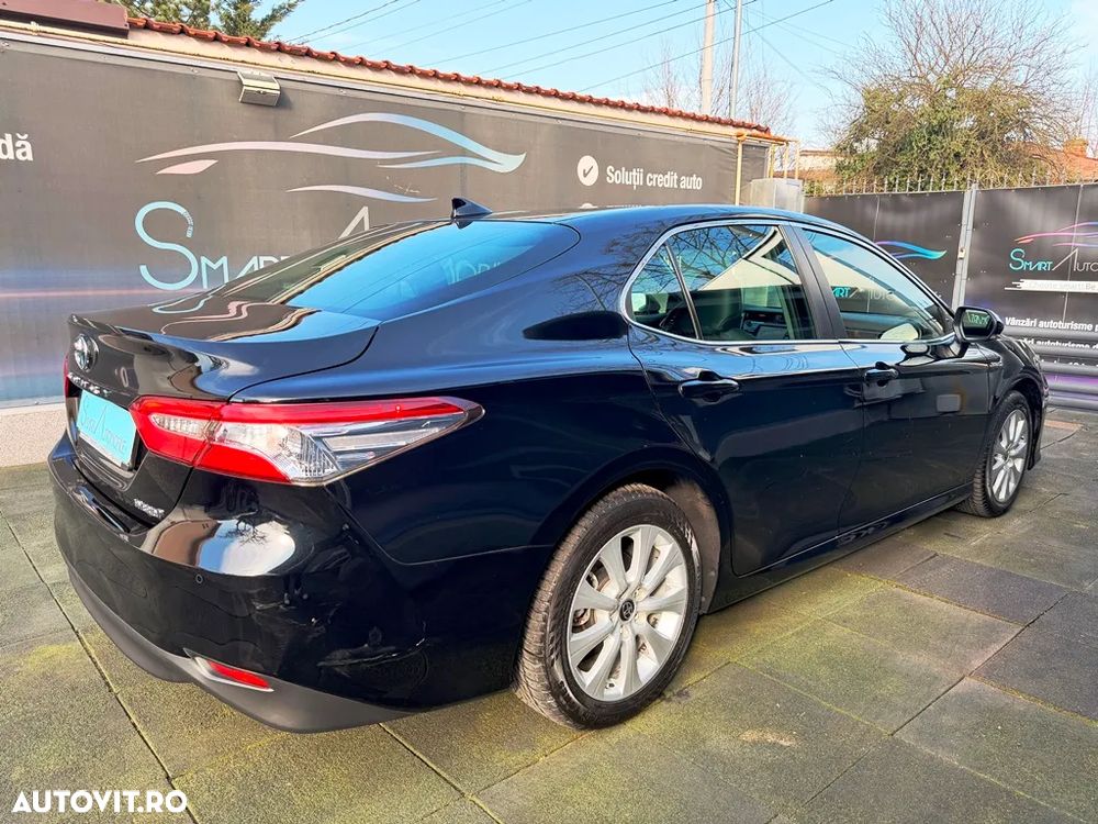 Toyota Camry - 6