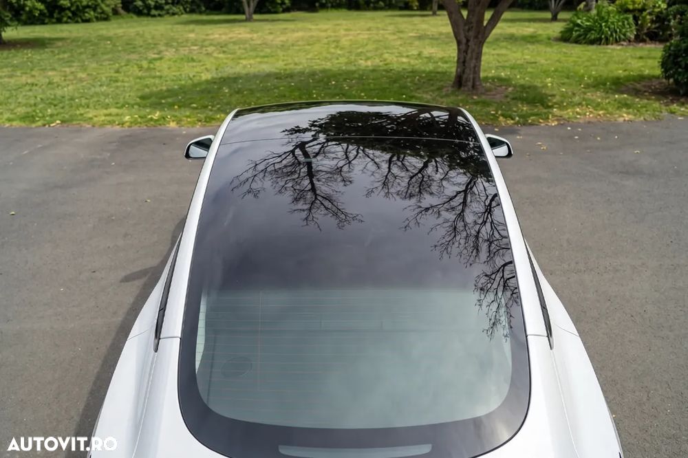 Tesla Model 3 Long Range - 9