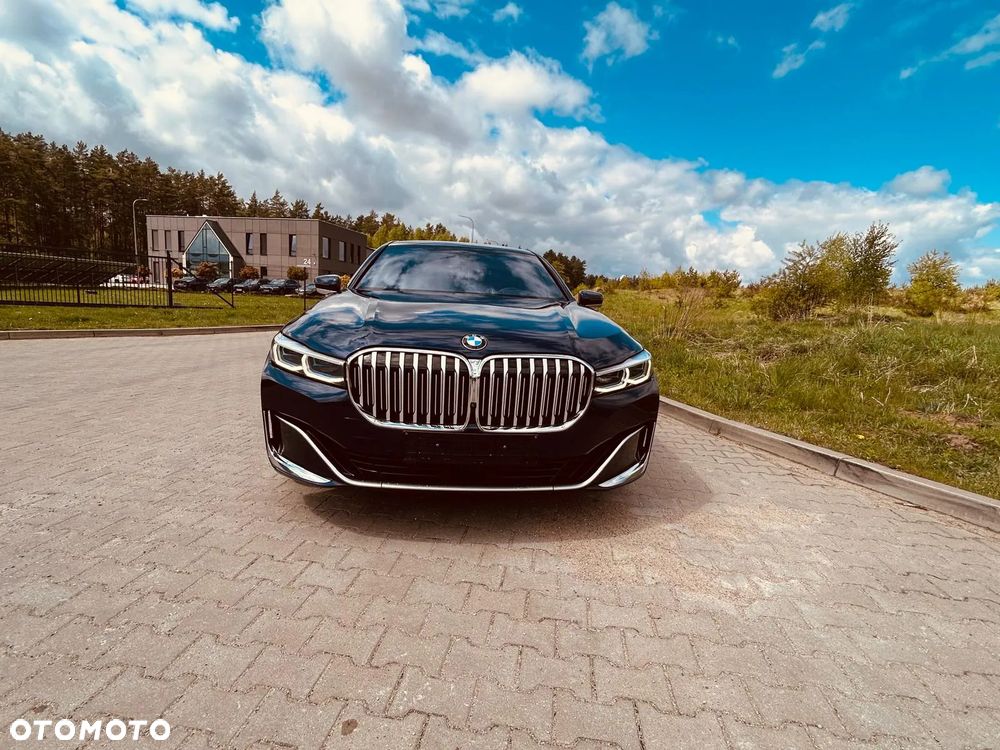 BMW Seria 7 730d xDrive mHEV - 5