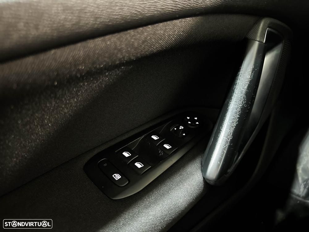 Peugeot 308 1.6 BlueHDi Allure - 42