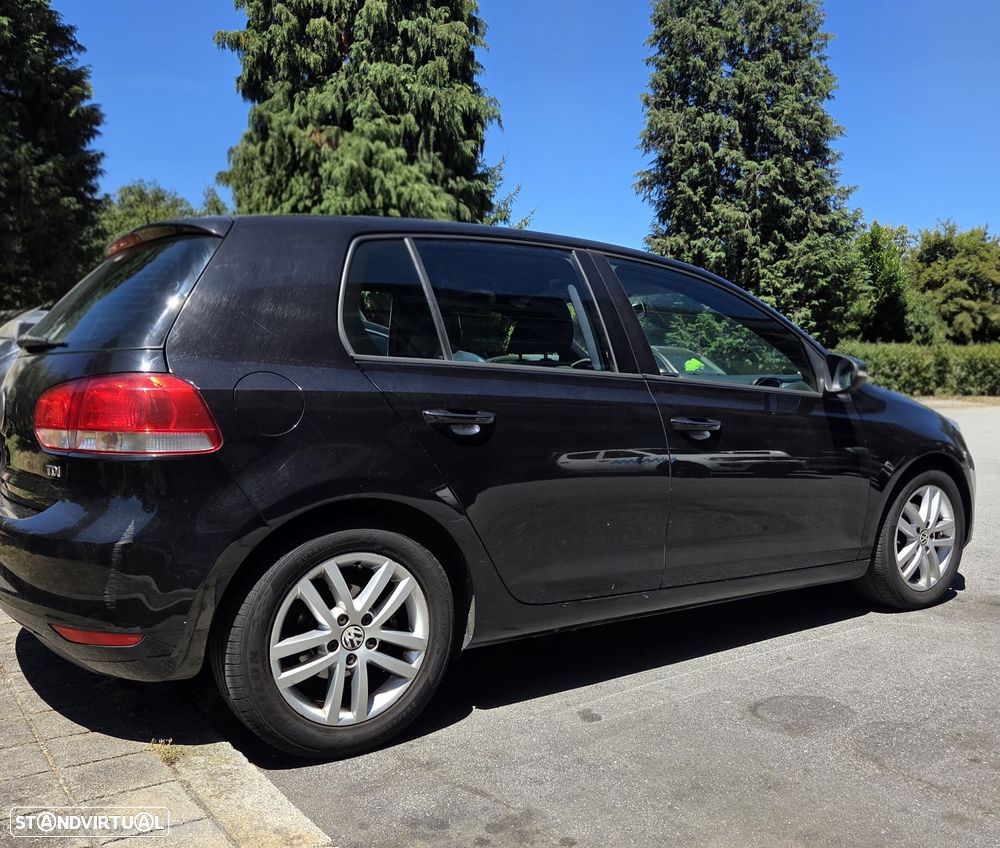 VW Golf 2.0 TDi Confortline - 4
