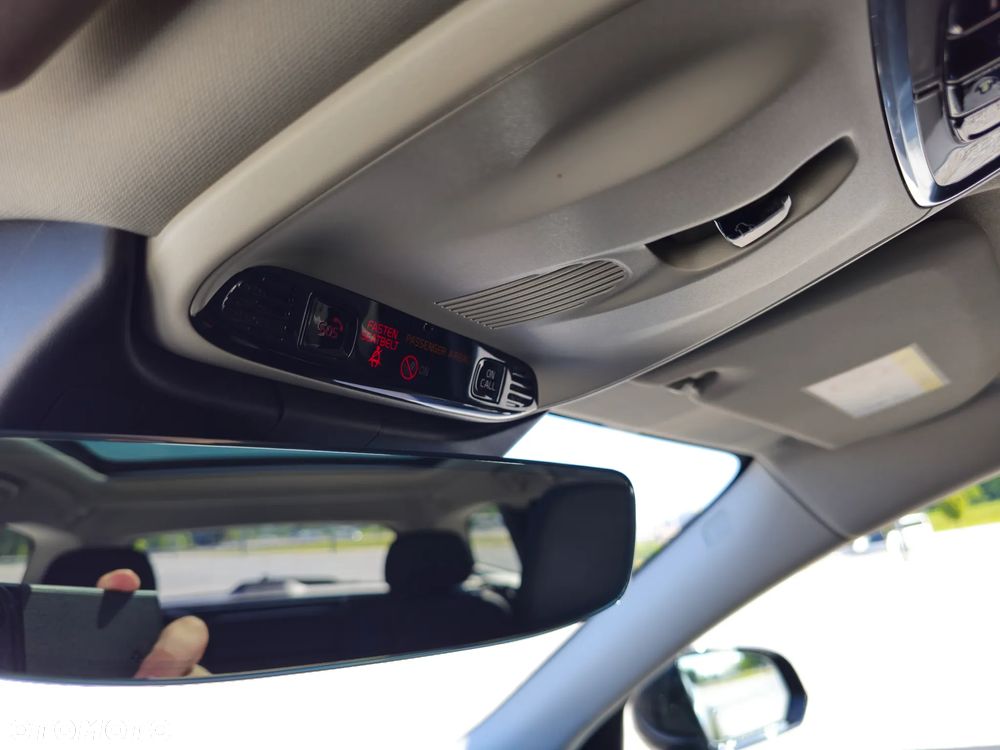 Volvo V60 T6 AWD Plug-In Hybrid Inscription - 21