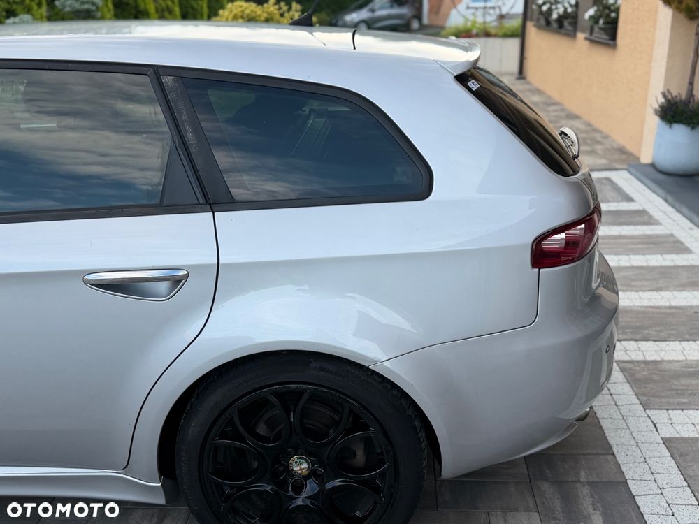 Alfa Romeo 159 2.4 JTDM 20V DPF Distinctive - 25