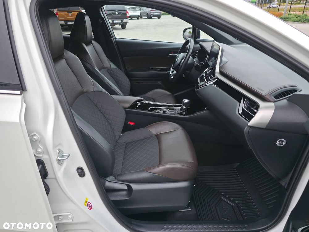 Toyota C-HR Lounge - 28