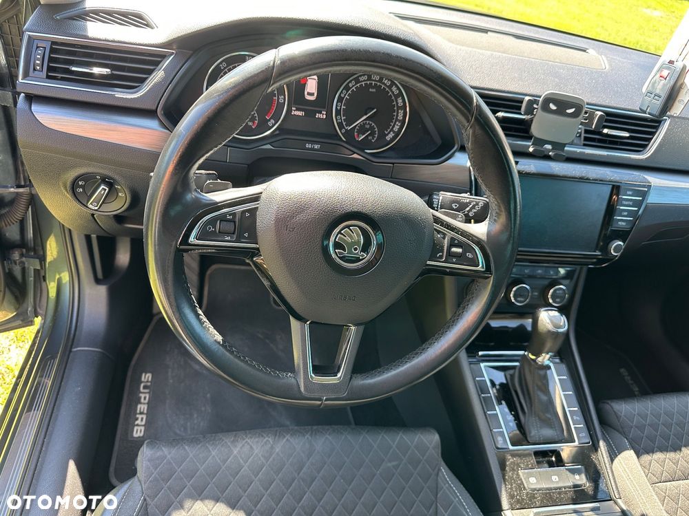 Skoda Superb 2.0 TDI DSG Ambition - 23