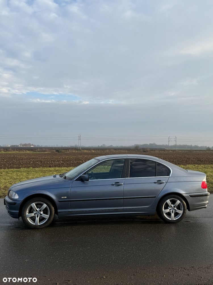 BMW Seria 3 320i - 2