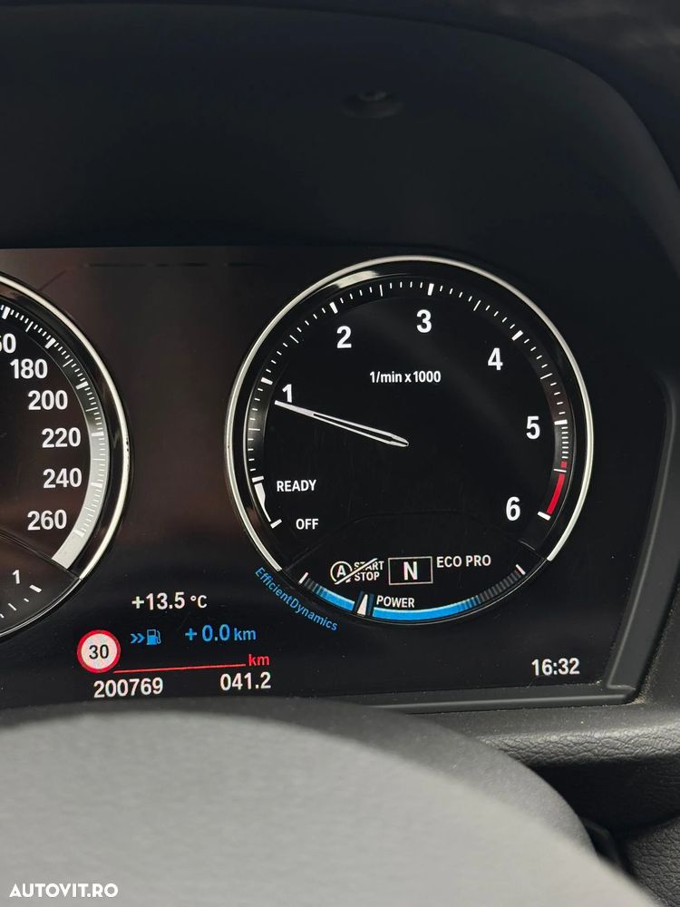 BMW X1 sDrive18d - 32