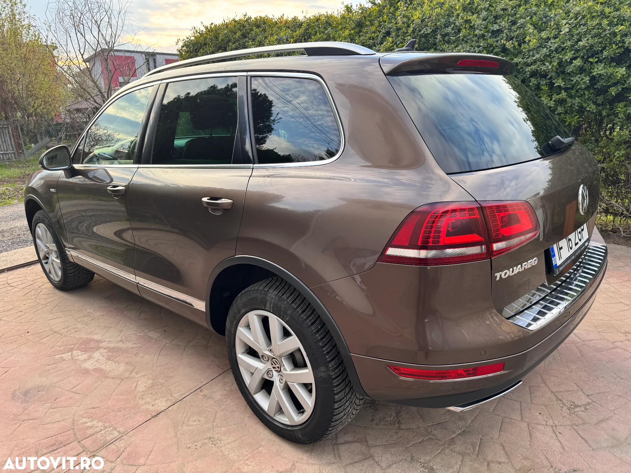 Volkswagen Touareg - 2