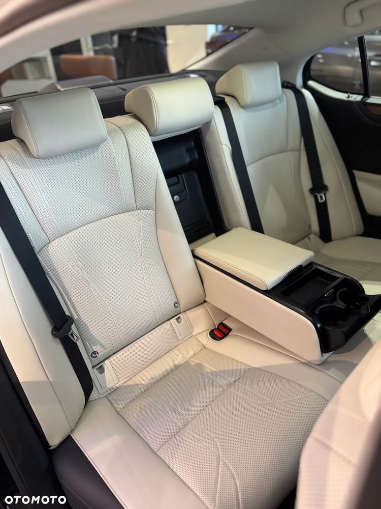 Lexus ES 300h Prestige - 10