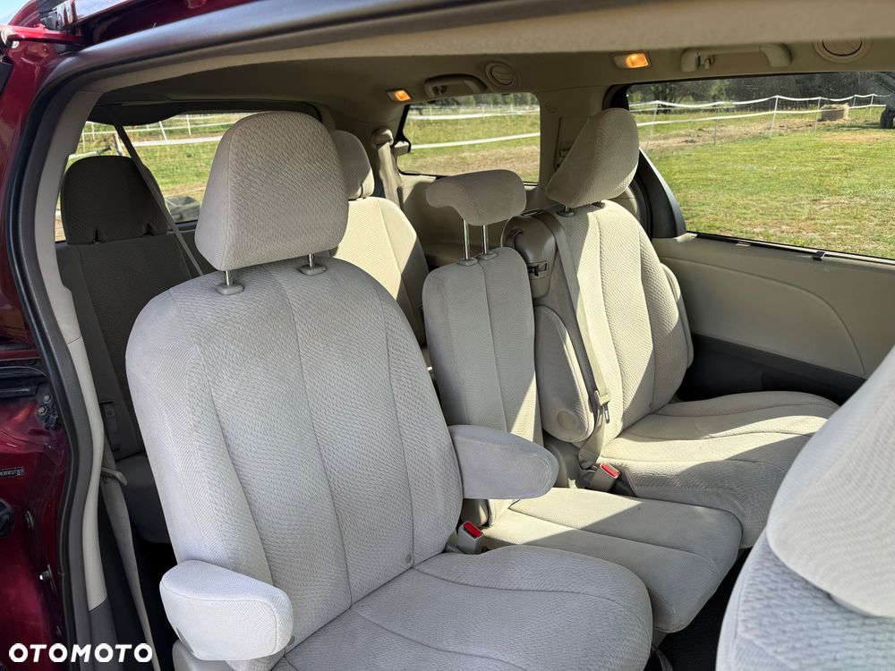 Toyota Sienna 3.5 V6 - 25