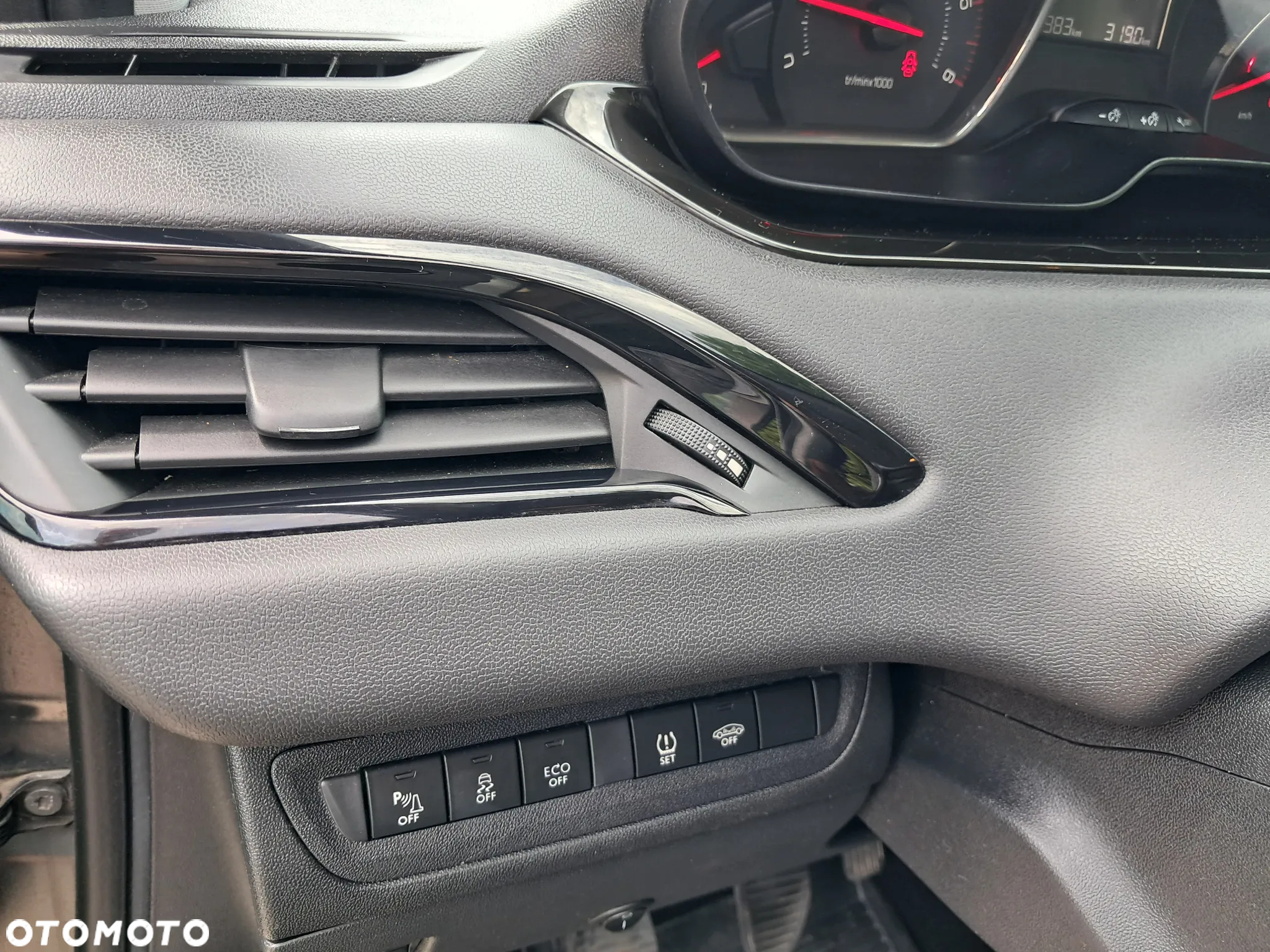 Peugeot 208 1.6 e-HDi Active STT - 12