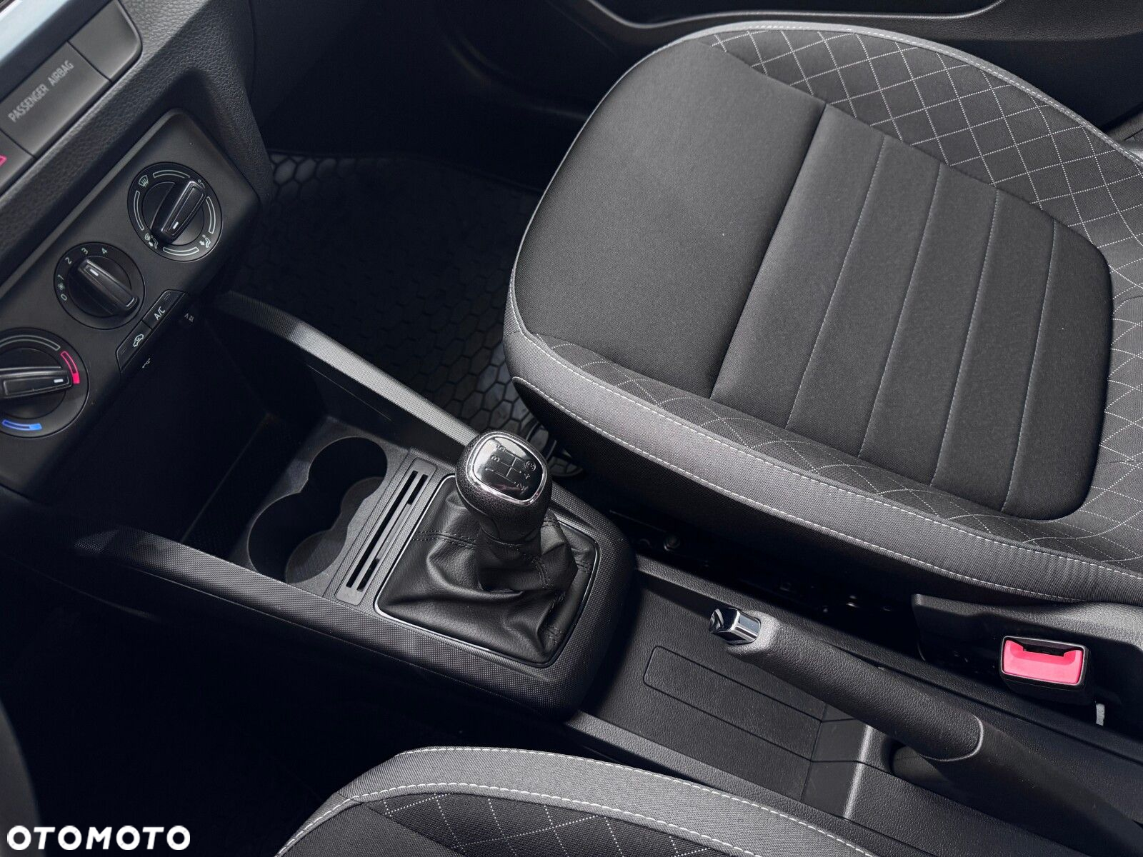 Skoda Fabia 1.0 Ambition - 27