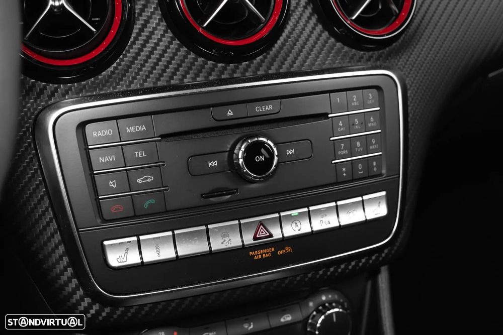 Mercedes-Benz A 45 AMG - 32