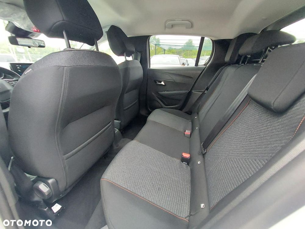 Peugeot 208 - 9