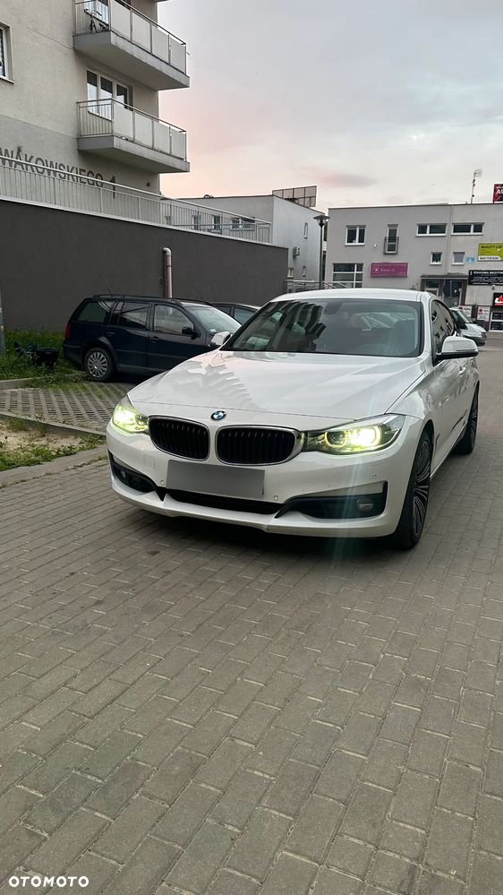 BMW Seria 3 320i xDrive - 14