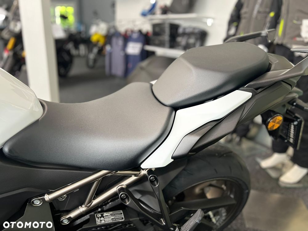 Suzuki GSX 1000 - 13