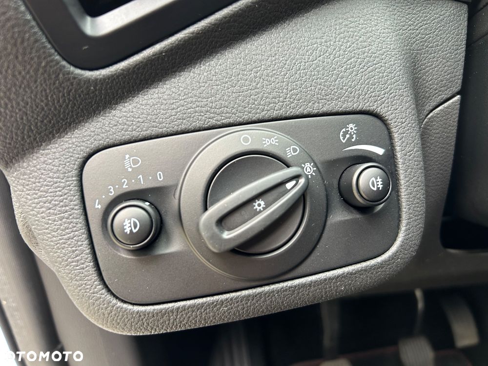 Ford Kuga 1.5 EcoBoost 2x4 Titanium - 32