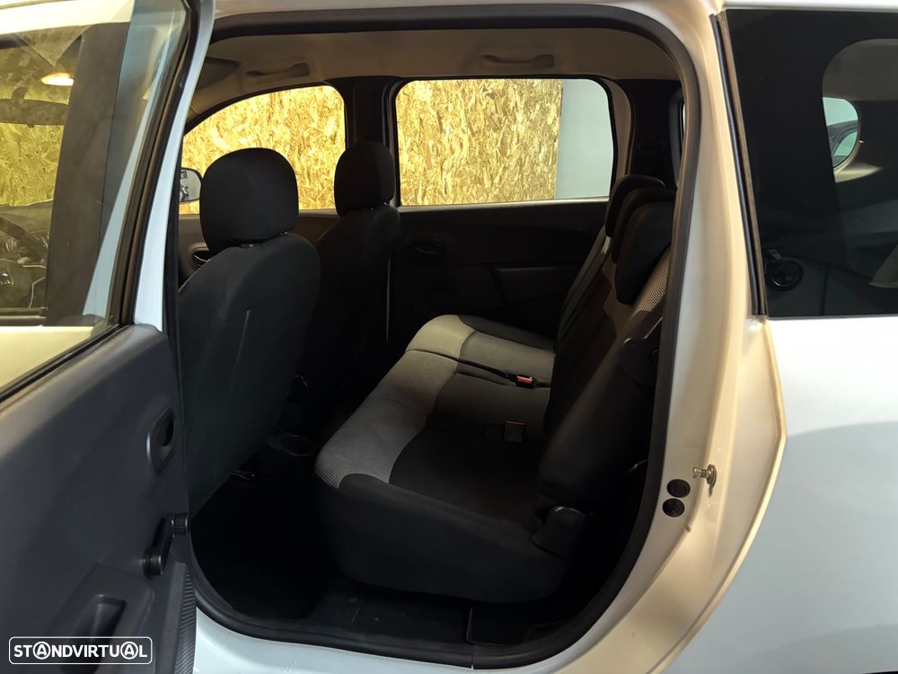 Dacia Lodgy 1.2 TCe Confort 7L - 8
