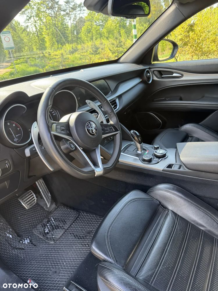 Alfa Romeo Stelvio 2.0 Turbo 16V AT8-Q4 Veloce Ti - 7