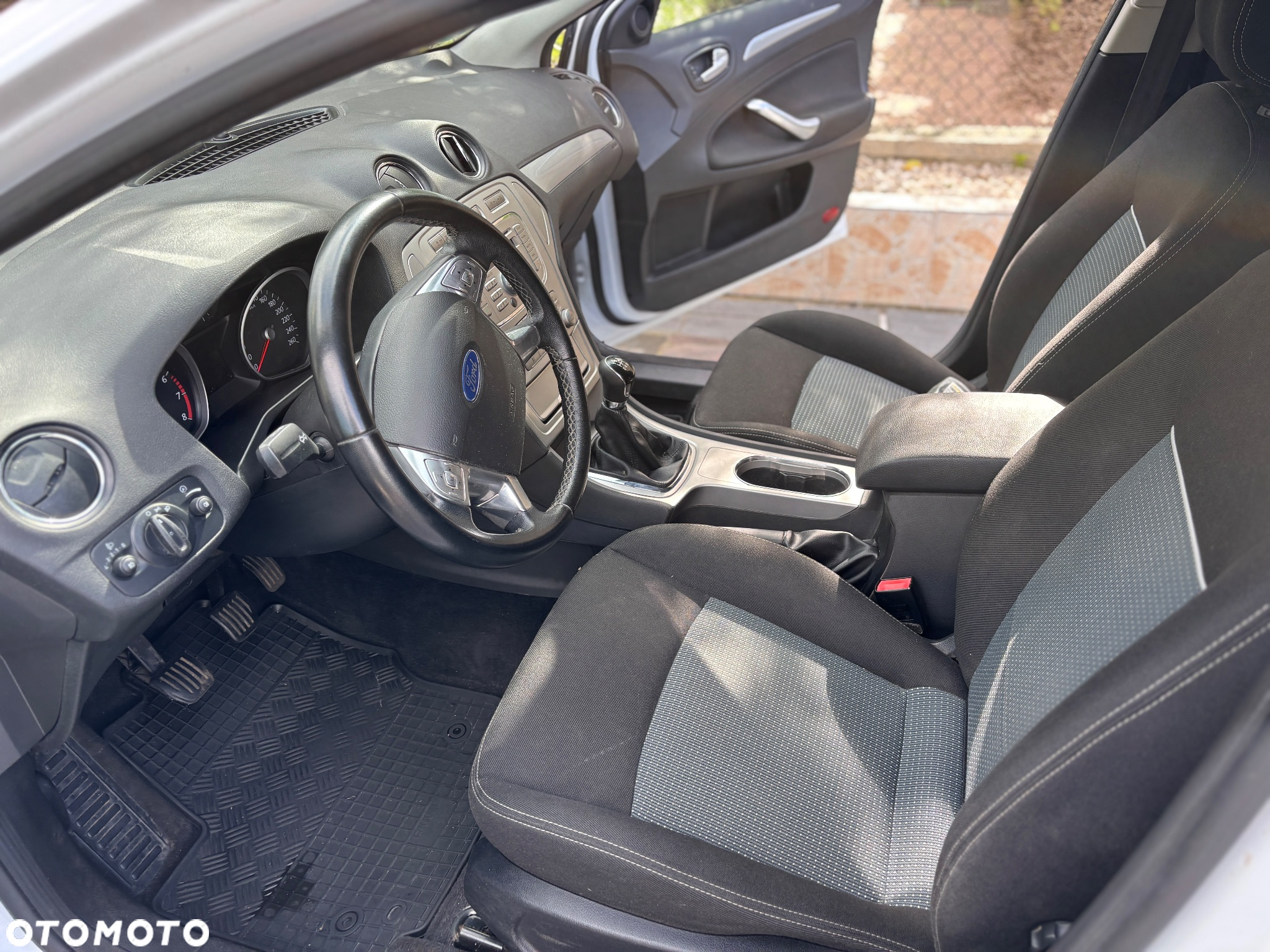 Ford Mondeo 1.6 Trend - 12