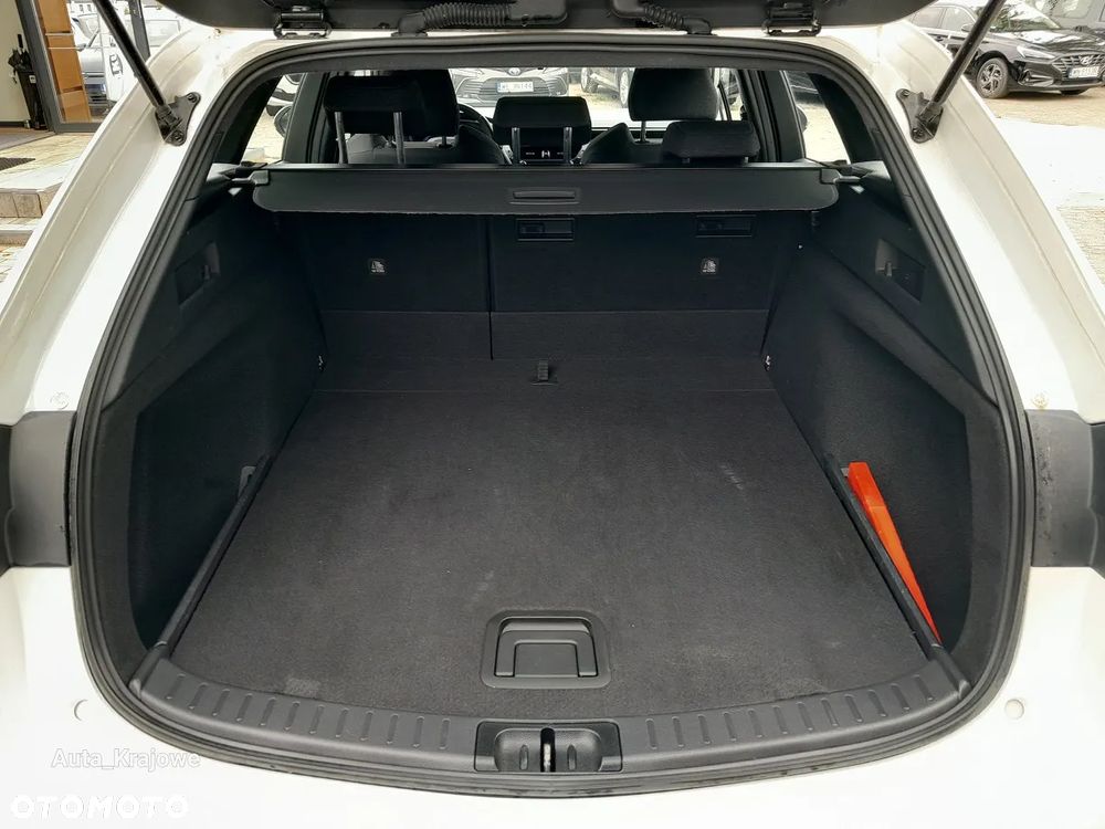 Toyota Corolla 1.8 Hybrid Comfort - 32