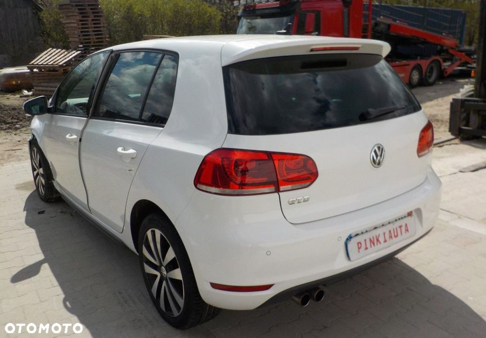 Volkswagen Golf - 11