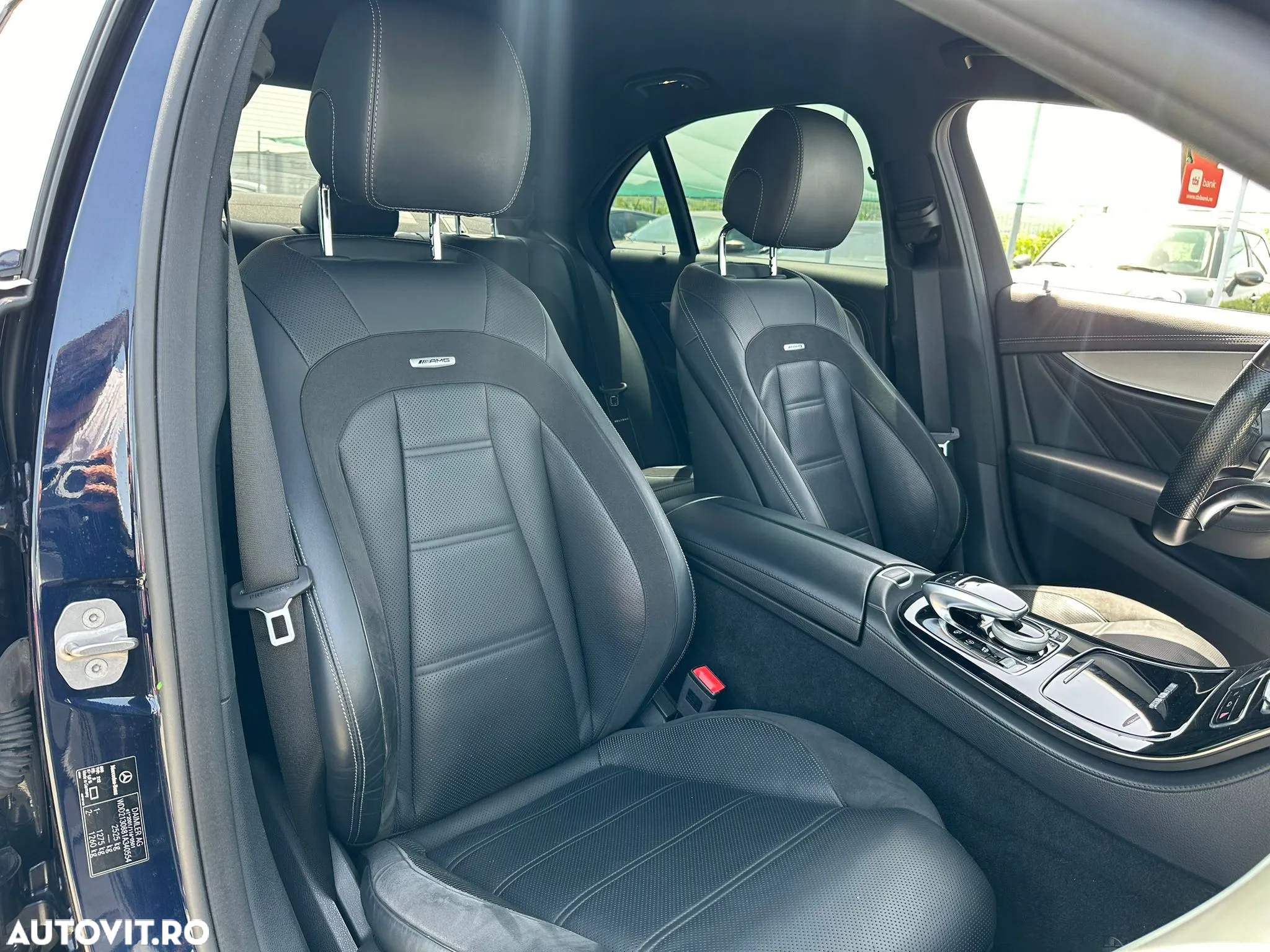 Mercedes-Benz E AMG 63 4Matic+ T 9G-TRONIC - 37