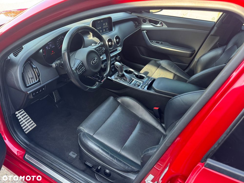 Kia Stinger - 10