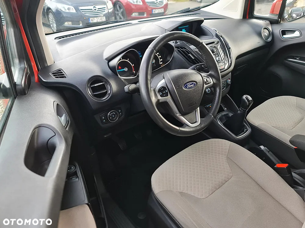 Ford Tourneo Courier 1.5 TDCi S&S Titanium - 25