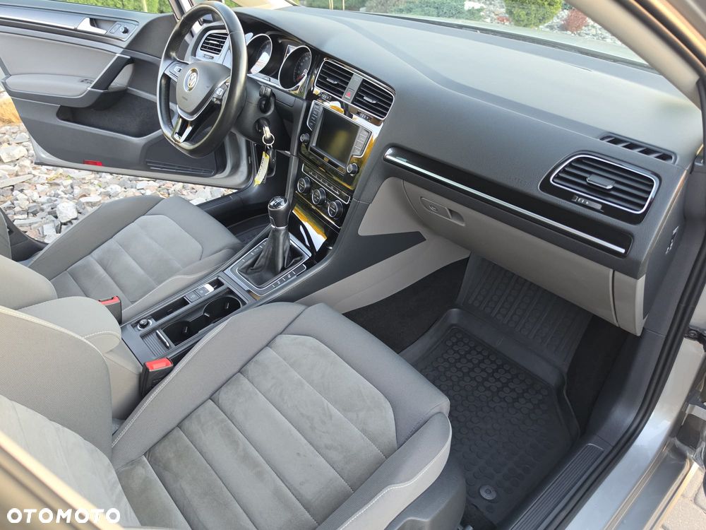 Volkswagen Golf - 14