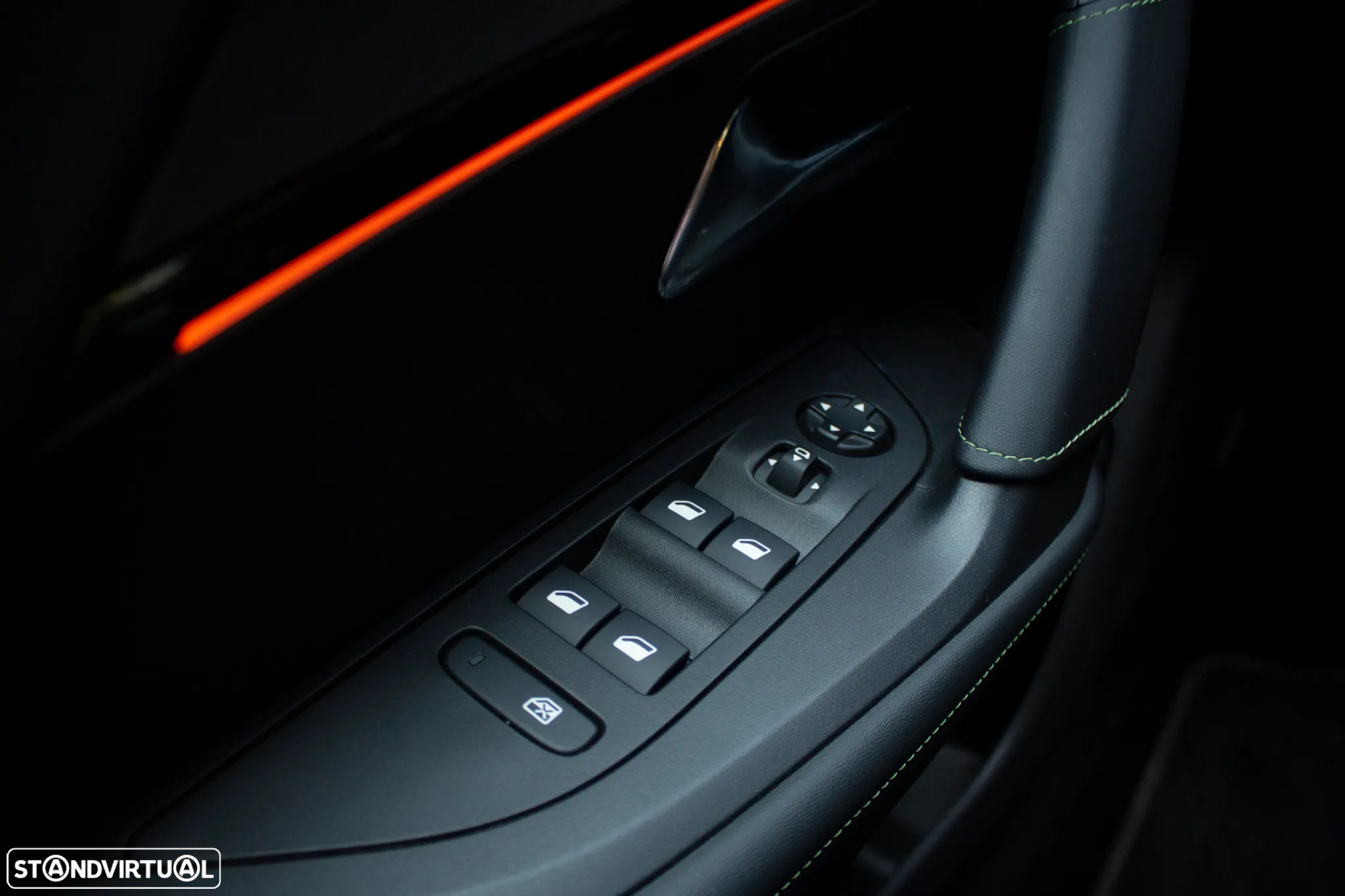 Peugeot 2008 1.2 PureTech Allure Pack - 21