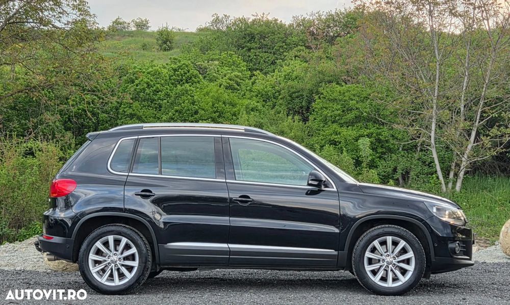 Volkswagen Tiguan 2.0 TDI DPF BlueMotion Technology Lounge Sport & Style - 3
