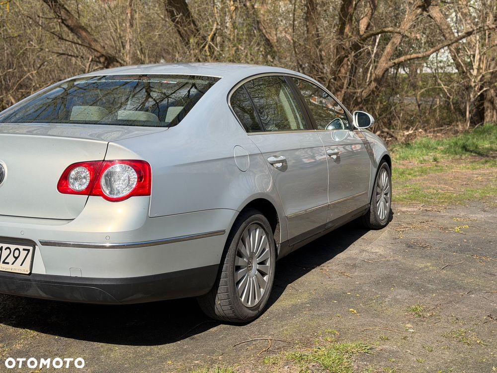 Volkswagen Passat 2.0 TDI Comfortline - 8