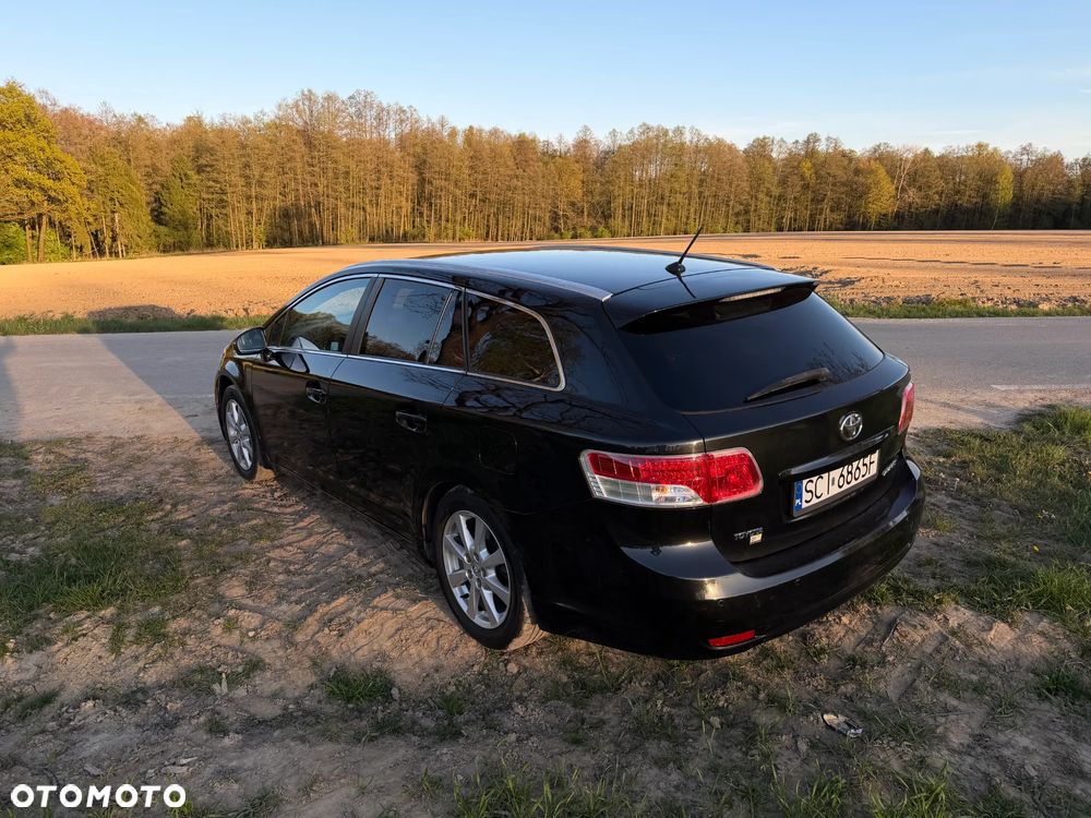 Toyota Avensis 1.8 Premium EU5 - 12