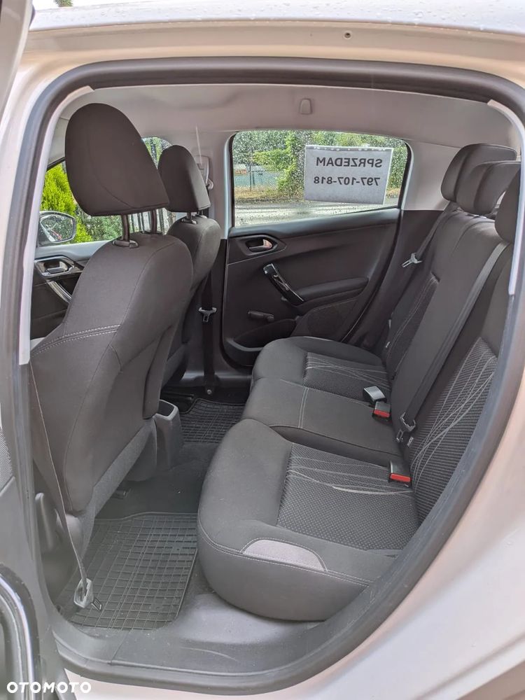 Peugeot 208 - 9