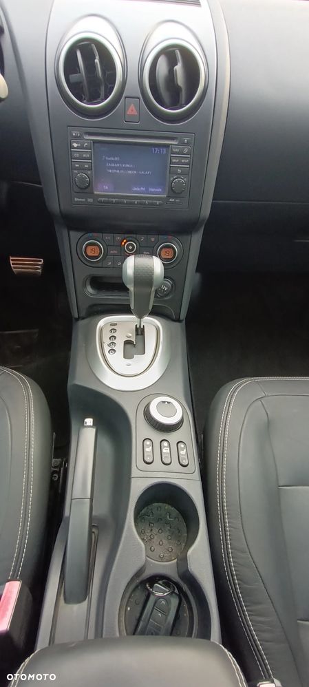 Nissan Qashqai 2.0 dCi 4 x 4 DPF tekna - 28