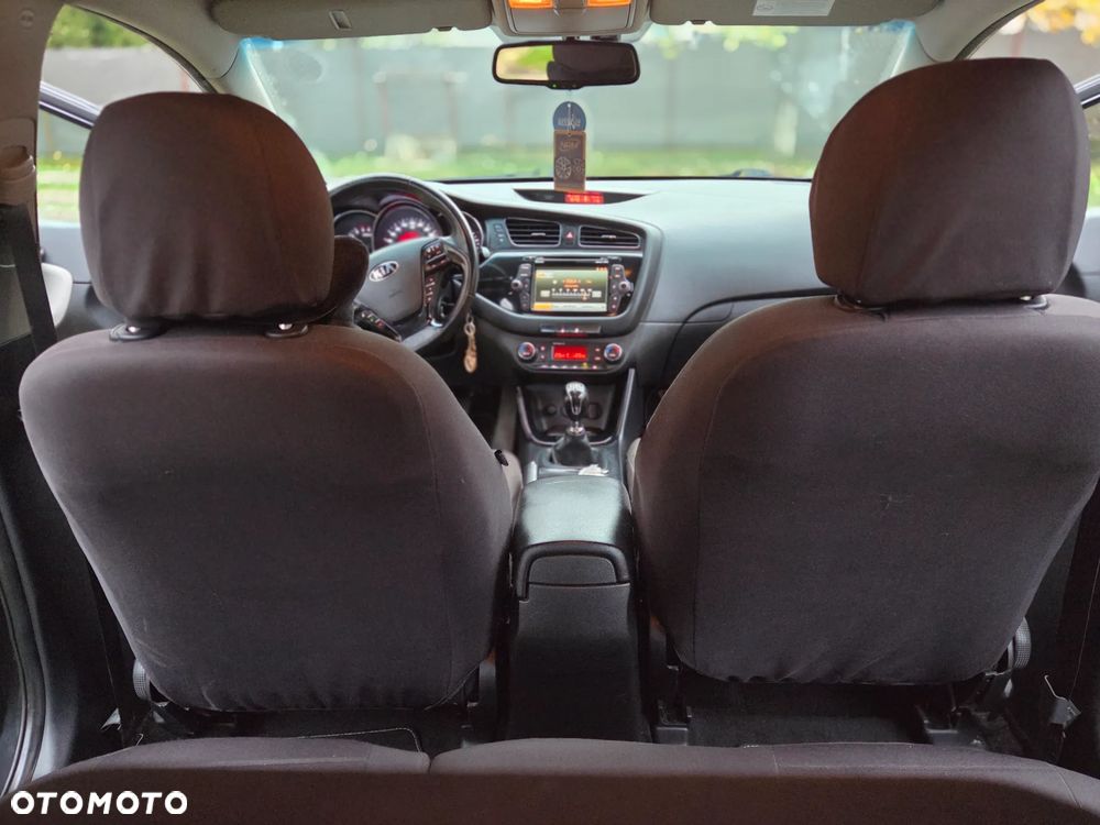 Kia Ceed - 13