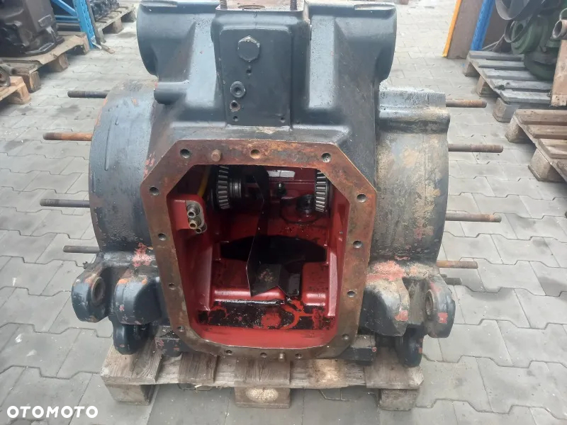Obudowa mostu tylnego New Holland TM190 - 7