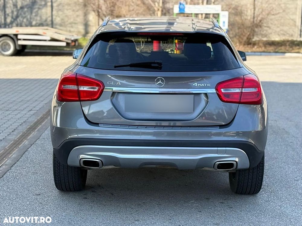 Mercedes-Benz GLA 200 d 4MATIC Aut. - 9