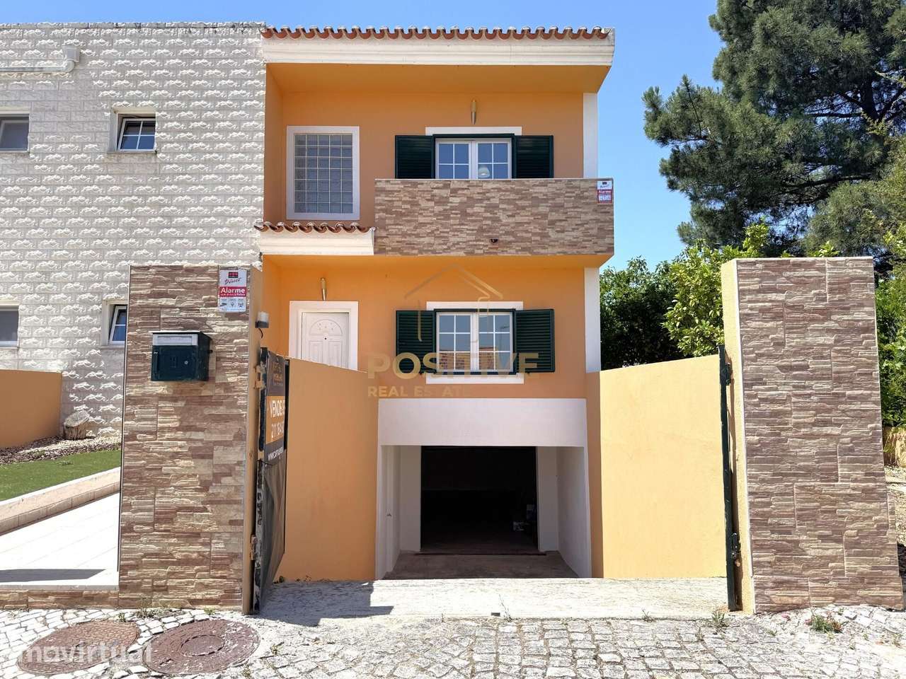 Moradia T4 com piscina e espaços exteriores — conforto familiar ou soc - Grande imagem: 3/55